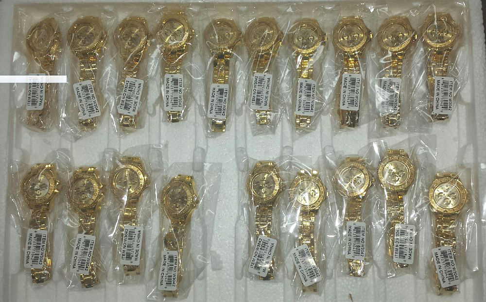 Wholesale WATCHes - WOMEN's Gold Tone WATCH - 200 Pieces